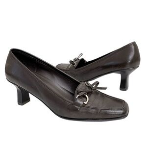 Liz Baker Size 7.5 brown leather low 2.25” heel loafers. Square toe. Bow detail.